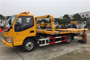 苍梧哪里有拖车服务