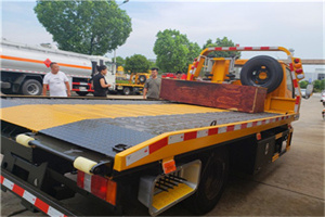 苍梧附近拖车电话号码服务