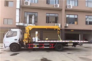 苍梧附近汽车轮胎更换