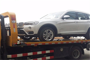 苍梧拖车24小时服务电话