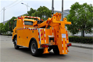 苍梧高速路拖车费