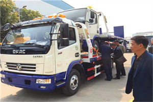 苍梧汽车道路救援拖车价格